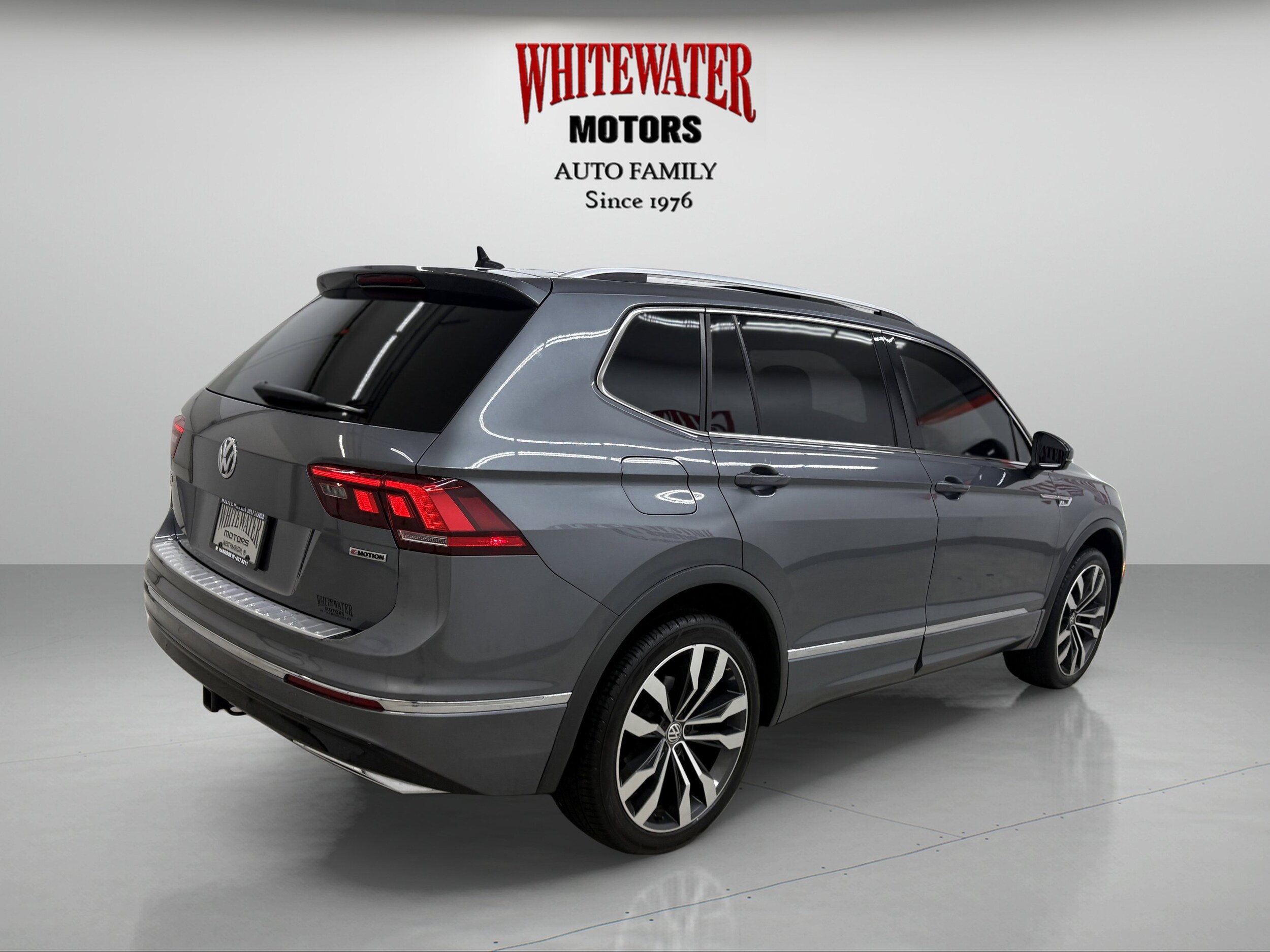 2020 Volkswagen Tiguan SEL Premium R-Line photo 2