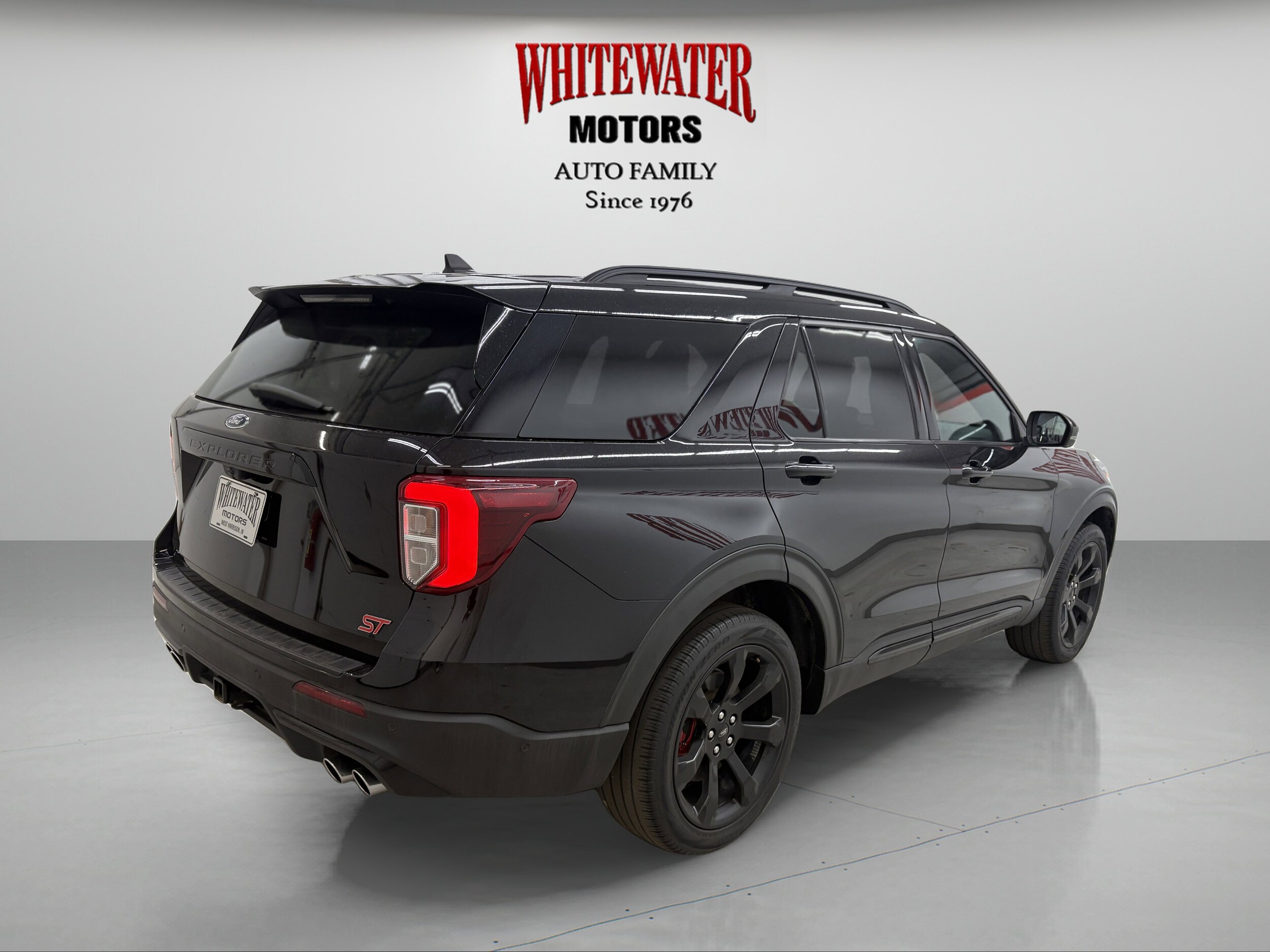 2022 Ford Explorer ST photo 3