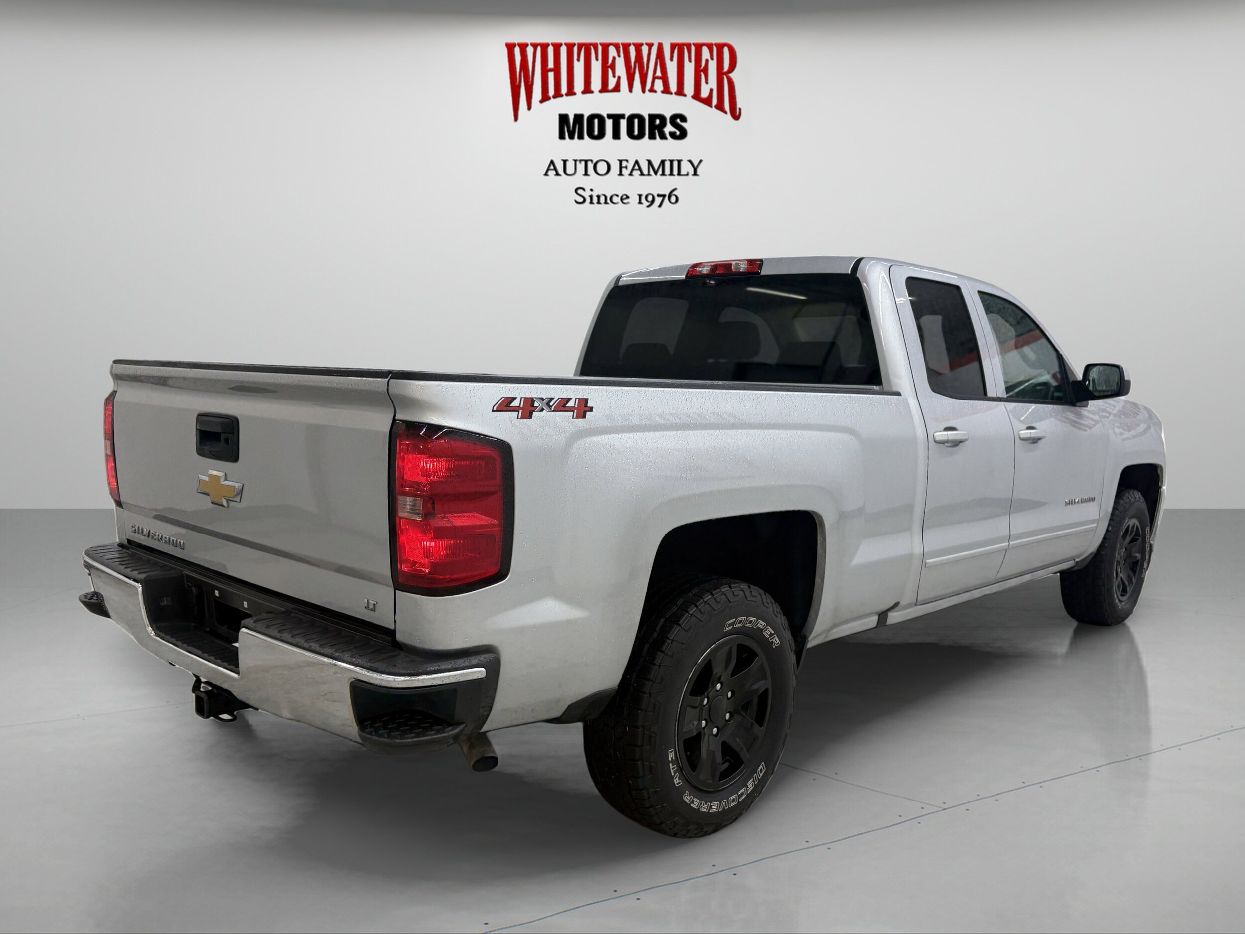 2018 Chevrolet Silverado 1500 LT photo 4