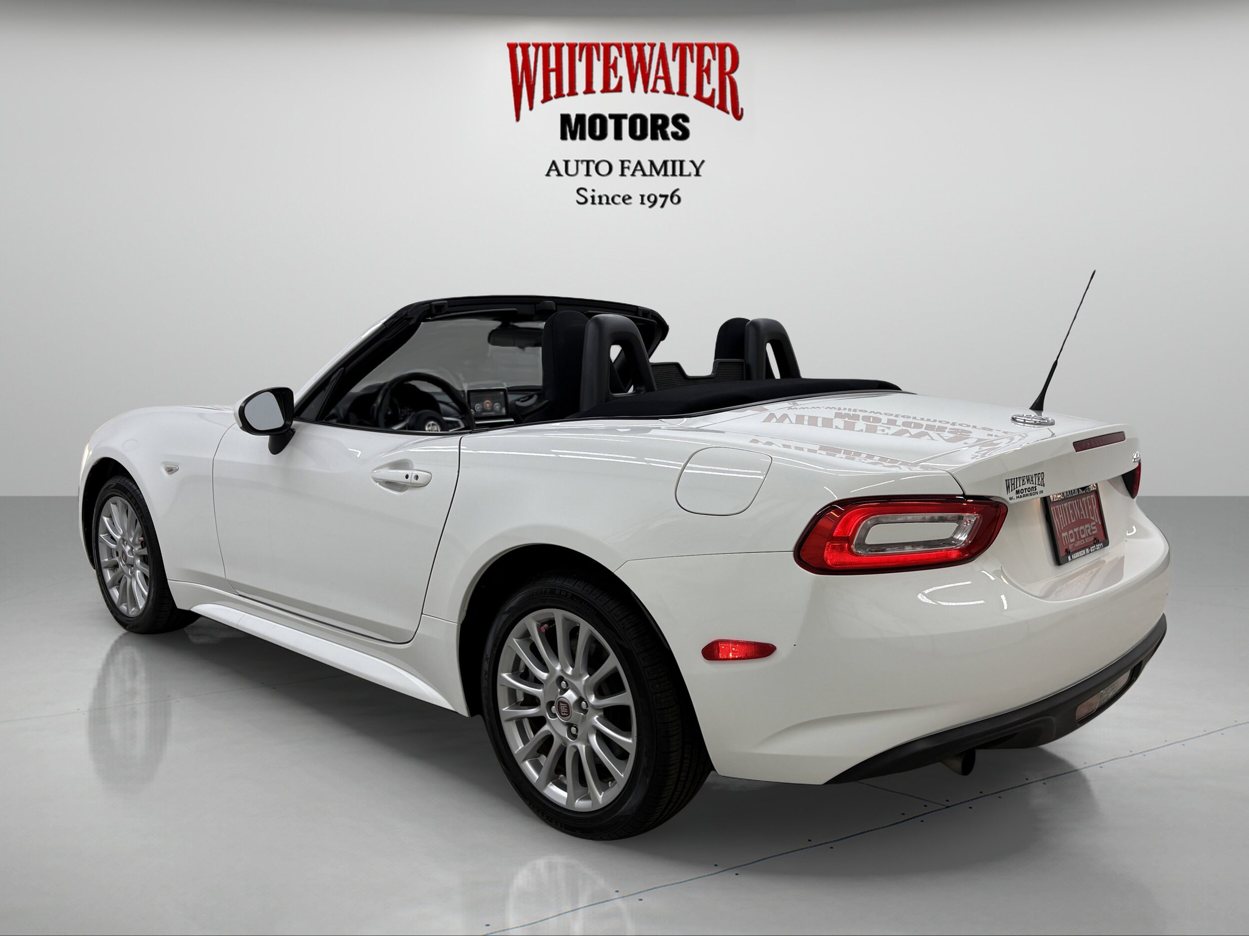 2018 Fiat 124 Spider Classica photo 2
