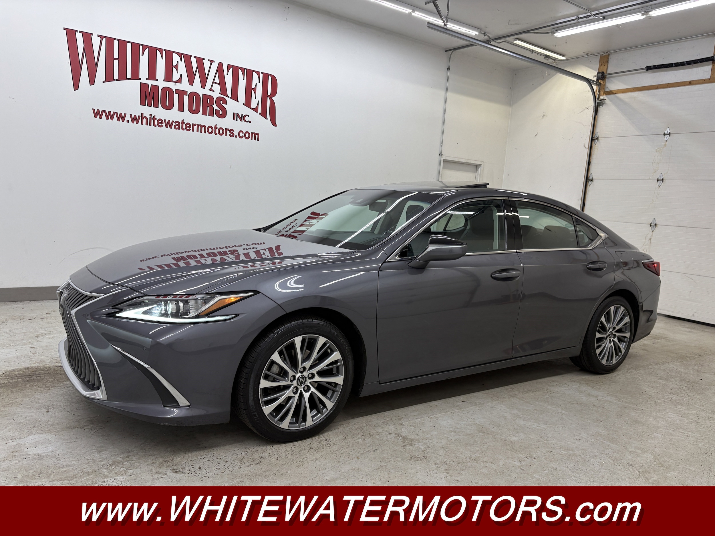 2019 Lexus ES 350's photo