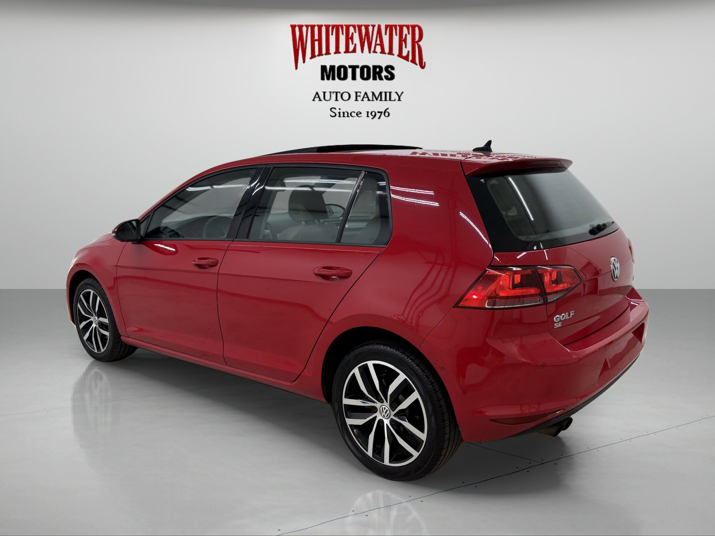 2016 Volkswagen Golf Base TDI SEL photo 2