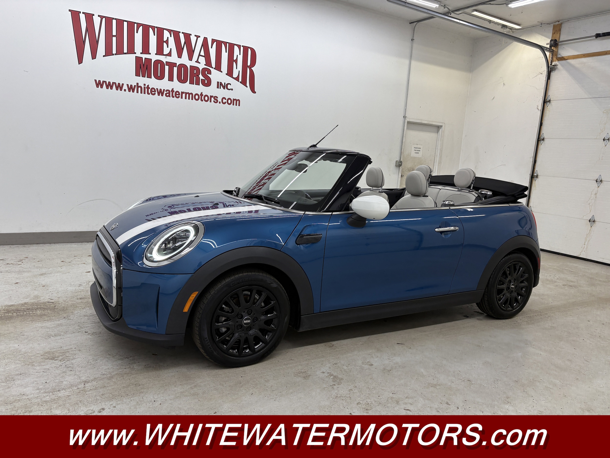 2023 MINI Convertible Base's photo