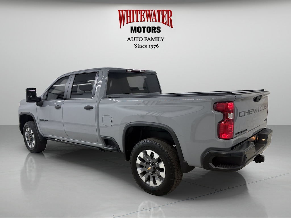 Used 2024 Chevrolet Silverado 2500HD Custom Crew Cab Pickup