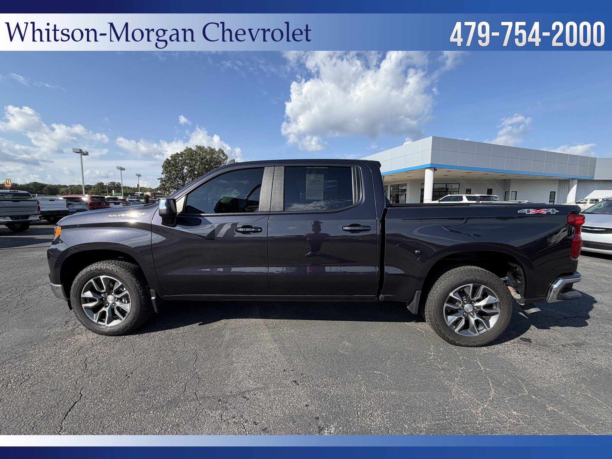 Used 2024 Chevrolet Silverado 1500 LT with VIN 3GCPDKEK1RG215226 for sale in Little Rock
