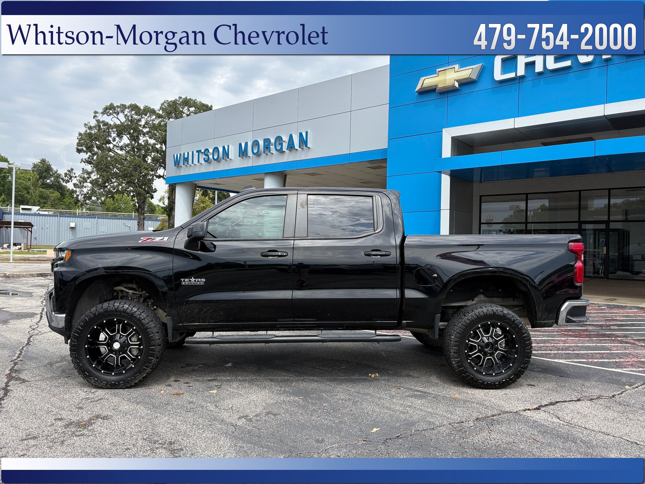 Used 2021 Chevrolet Silverado 1500 LT with VIN 3GCUYDEDXMG428396 for sale in Little Rock