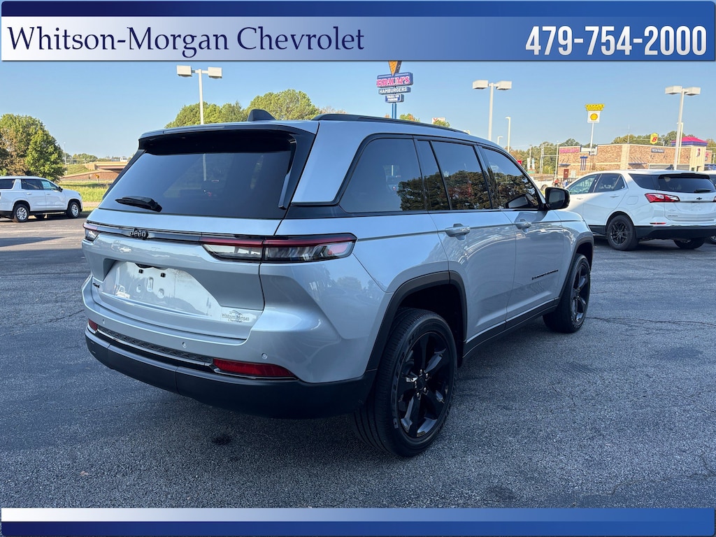Used 2023 Jeep Grand Cherokee Altitude SUV