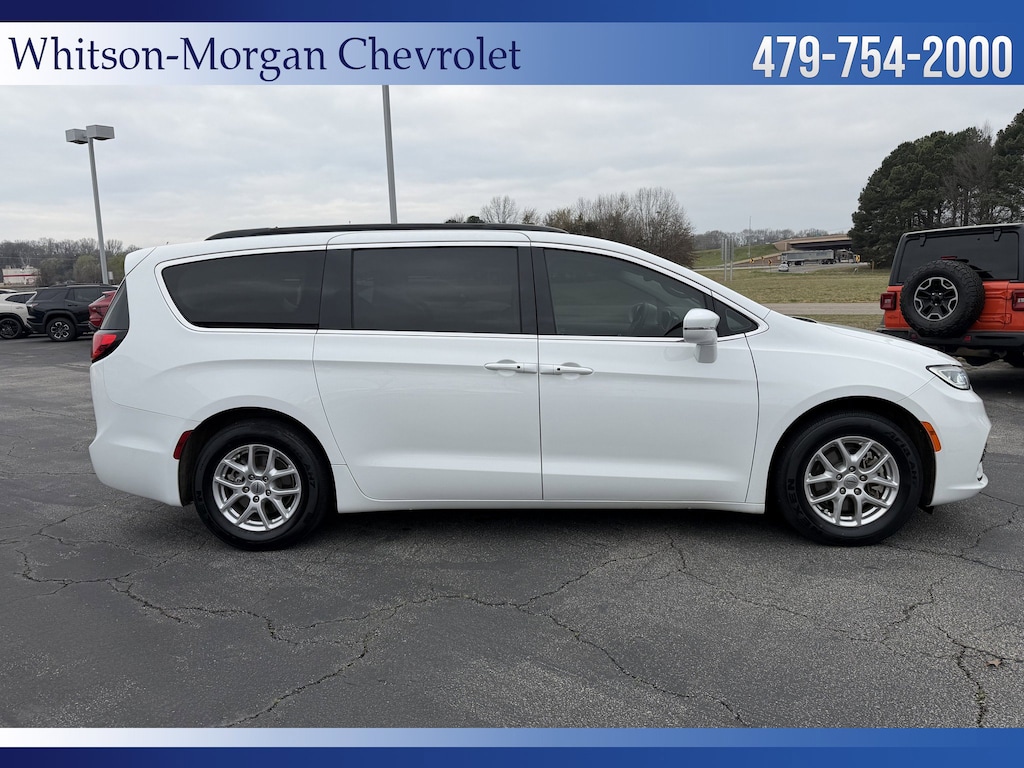 Used 2022 Chrysler Pacifica Touring L Van Passenger Van