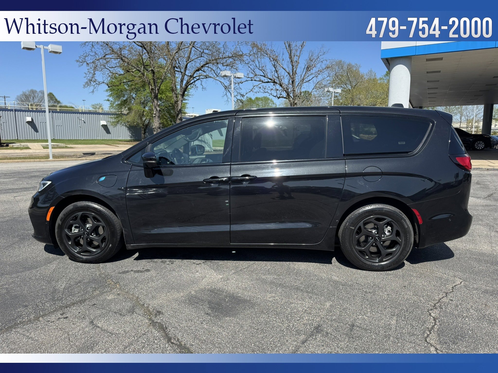 Used 2022 Chrysler Pacifica Hybrid Touring L with VIN 2C4RC1L70NR134744 for sale in Clarksville, AR