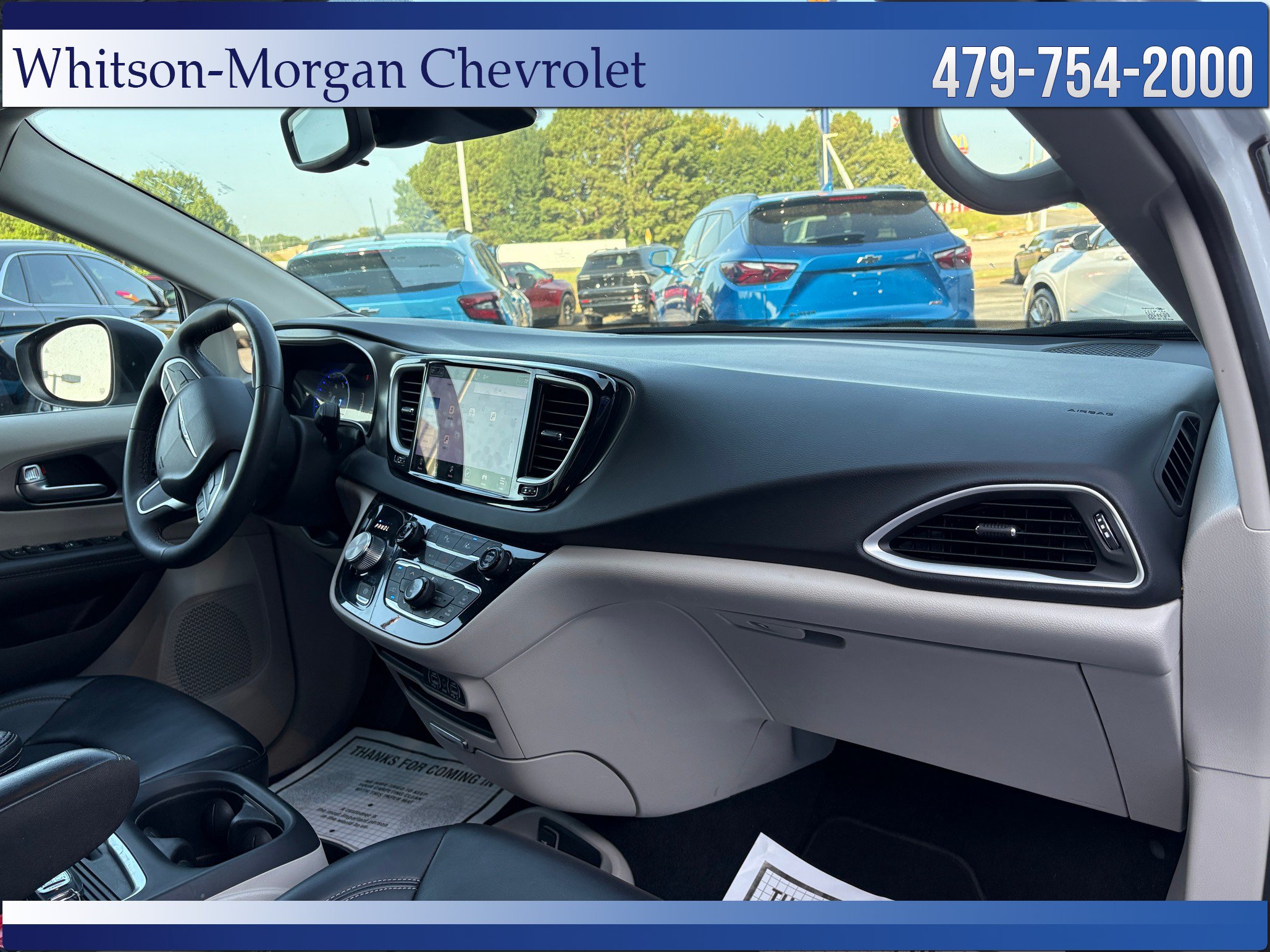 2023 Chrysler Pacifica Touring L - Photo 11