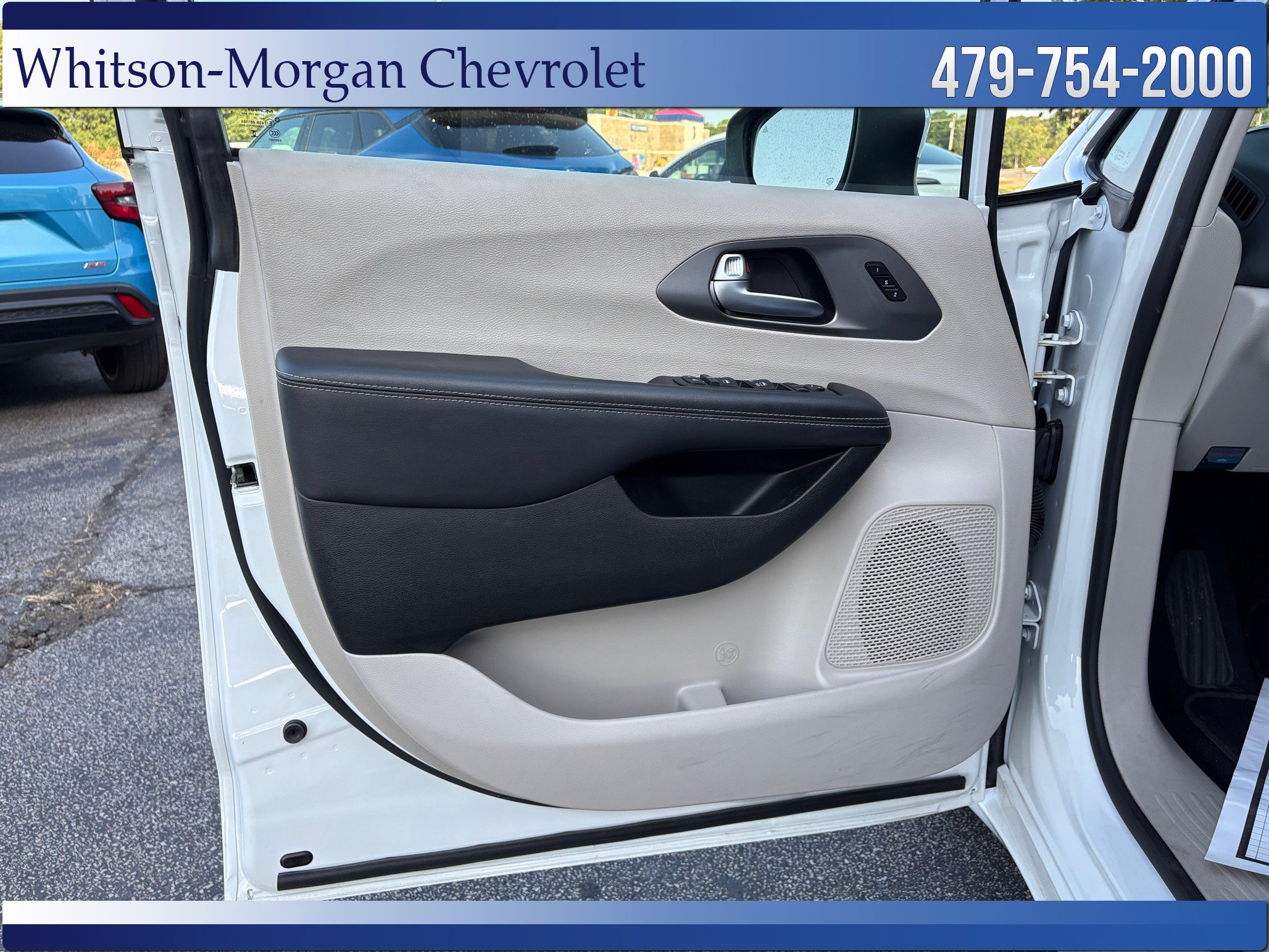 2023 Chrysler Pacifica Touring L - Photo 13