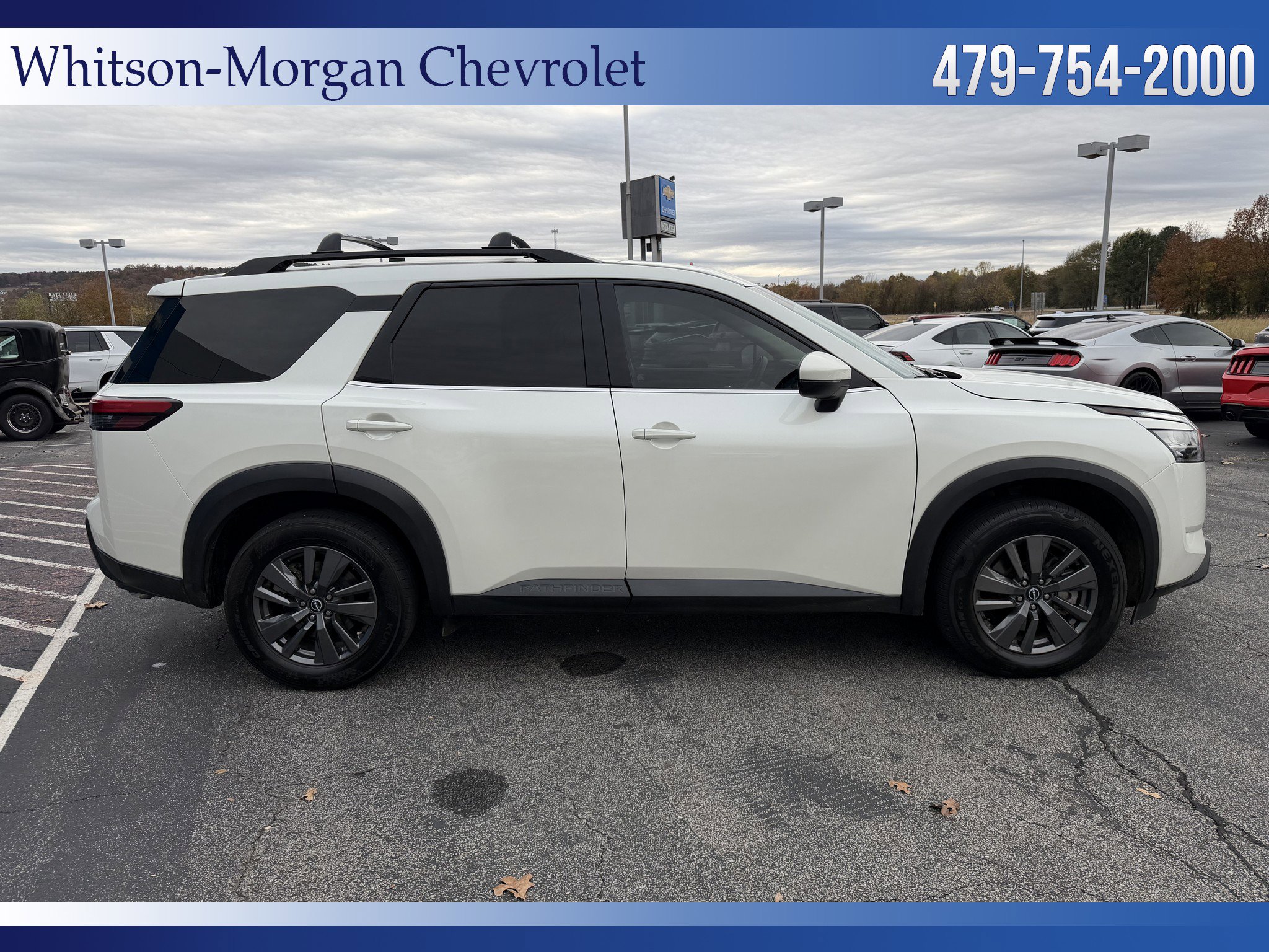 2022 Nissan Pathfinder SV photo 4