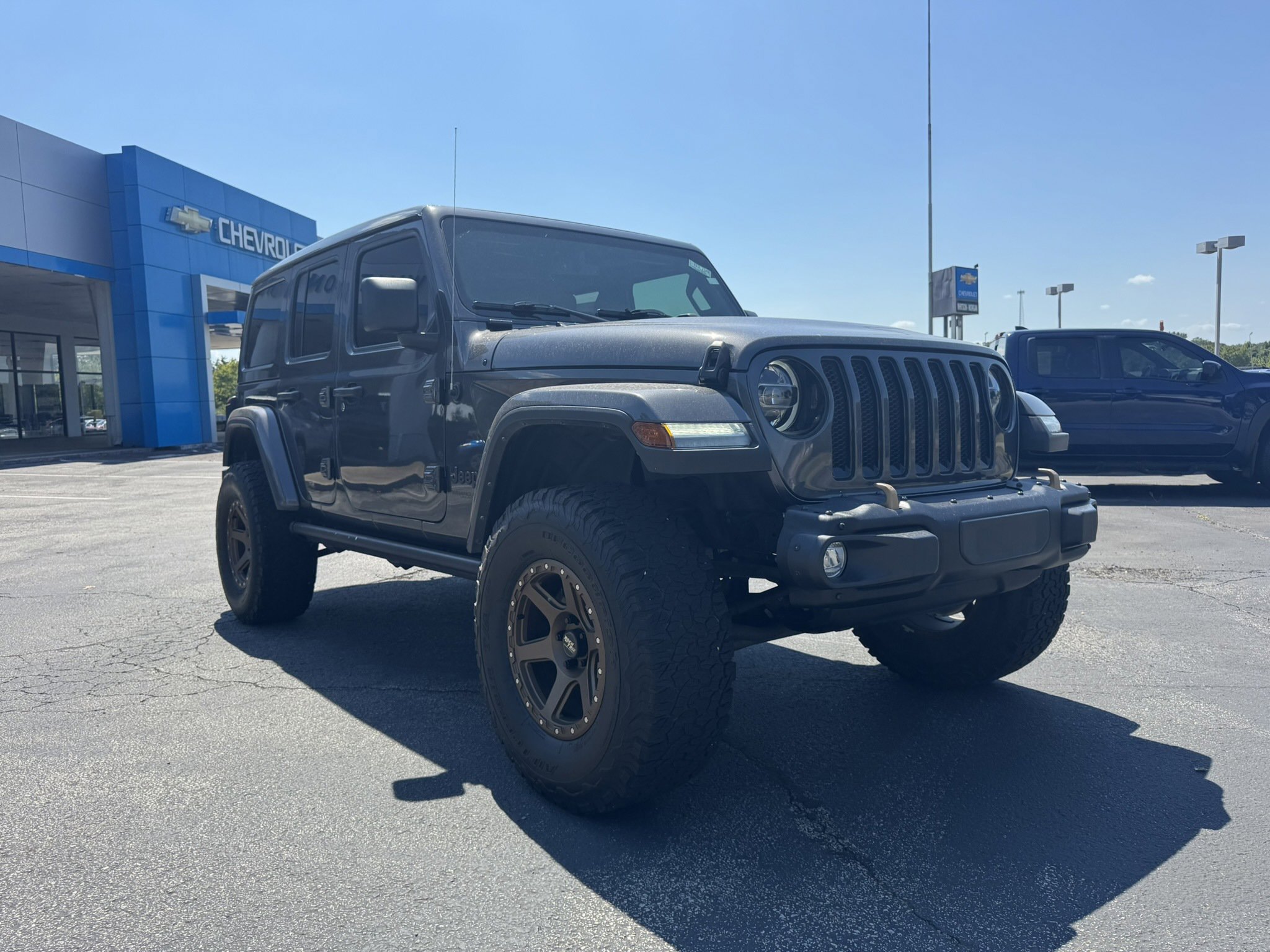 2021 Jeep Wrangler Unlimited Sahara Altitude photo 3