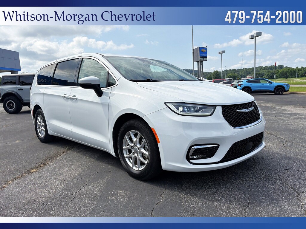 Used 2023 Chrysler Pacifica Touring L Van Passenger Van