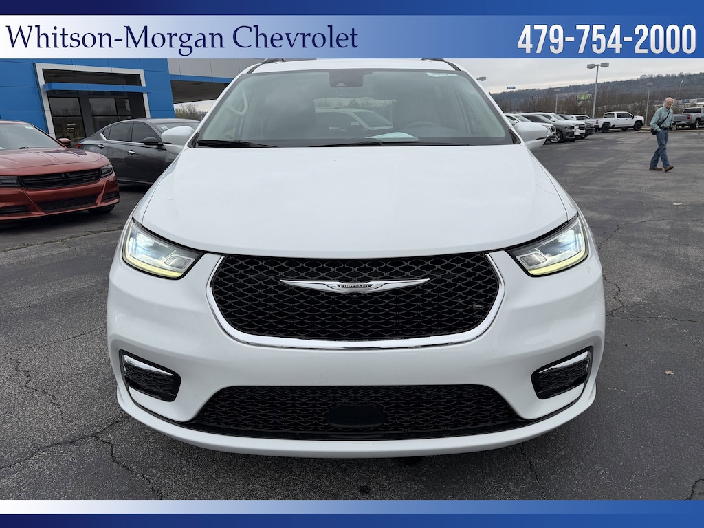 Used 2022 Chrysler Pacifica Touring L Van Passenger Van