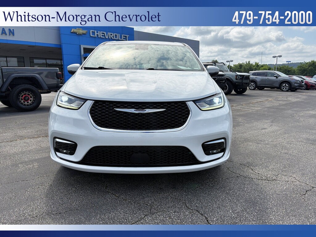 Used 2023 Chrysler Pacifica Touring L Van Passenger Van