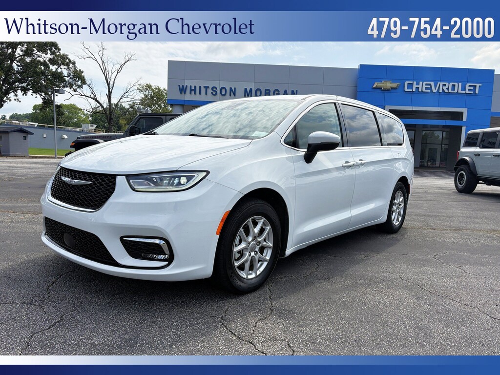 Used 2023 Chrysler Pacifica Touring L Van Passenger Van