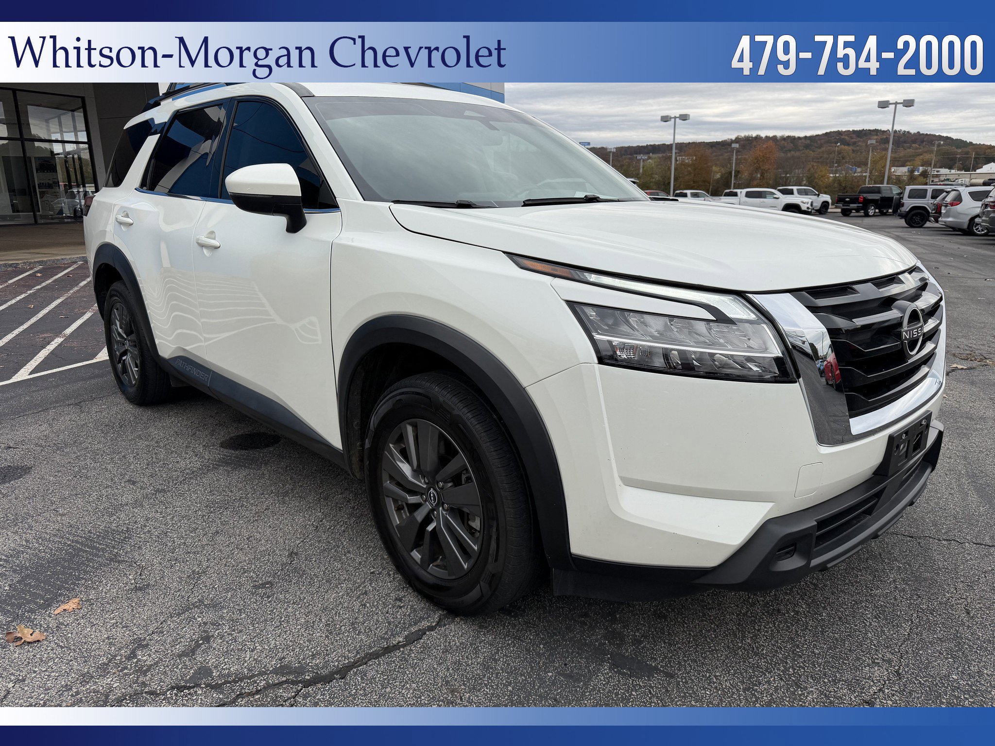 2022 Nissan Pathfinder SV photo 3