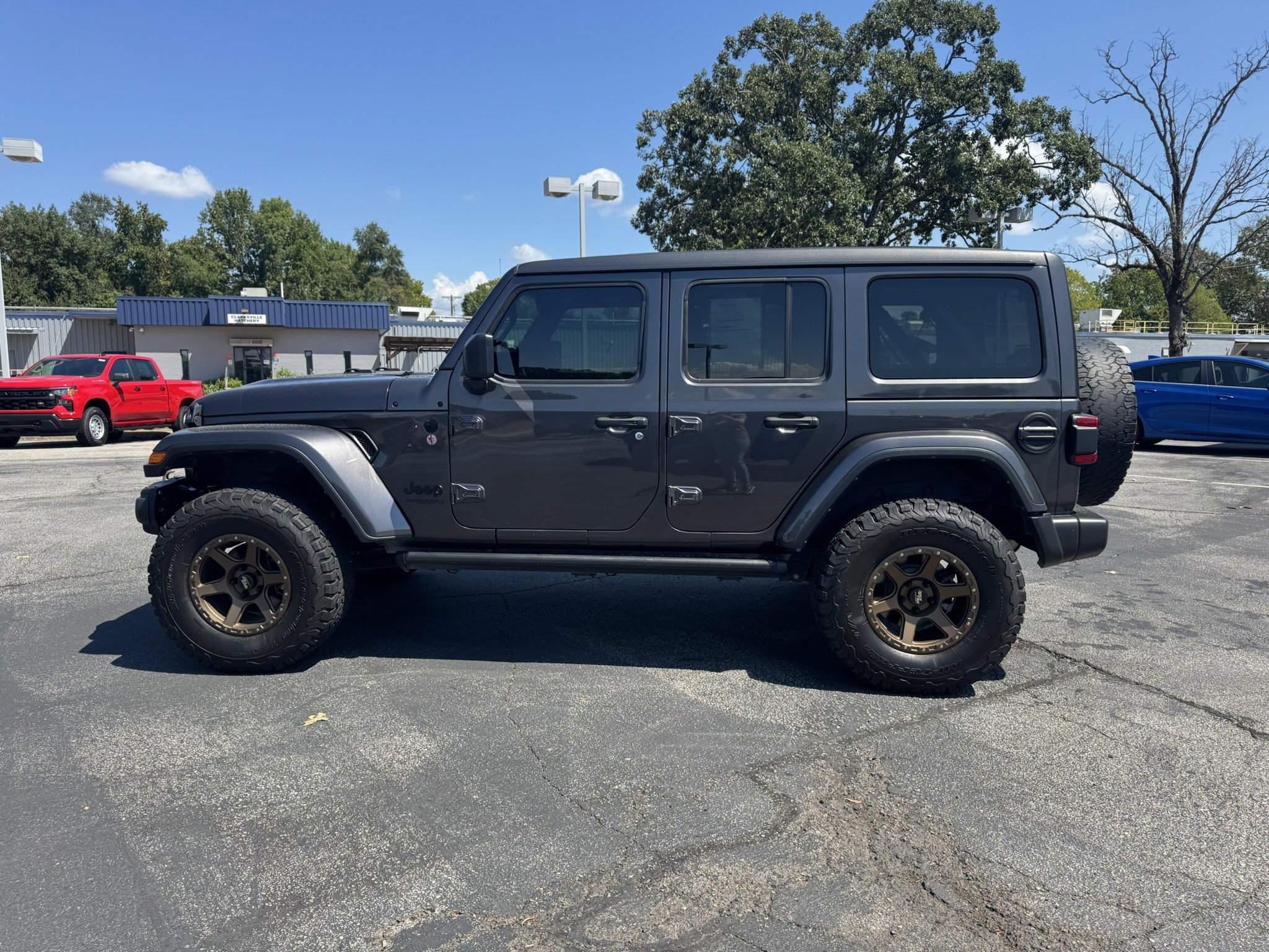 2021 Jeep Wrangler Unlimited Sahara Altitude photo 2