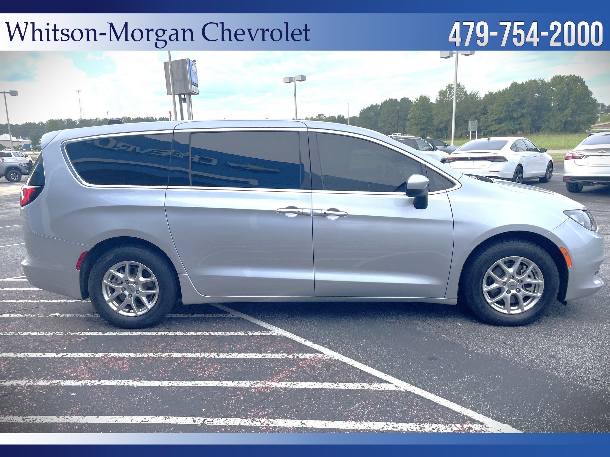 2022 Chrysler Voyager LX photo 4