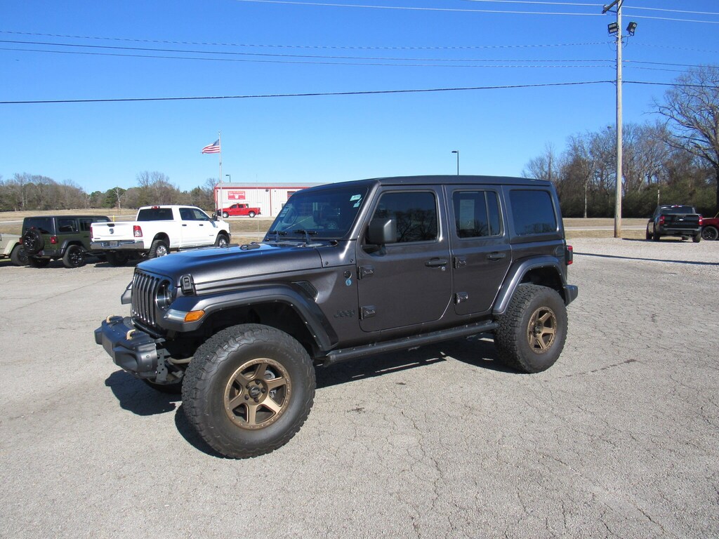 Used 2021 Jeep Wrangler Unlimited Sahara Altitude SUV