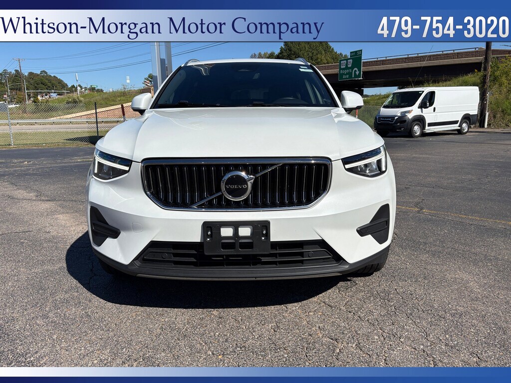 Used 2024 Volvo XC40 B5 Core SUV