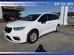 2026 Chrysler Pacifica Select Van Passenger Van