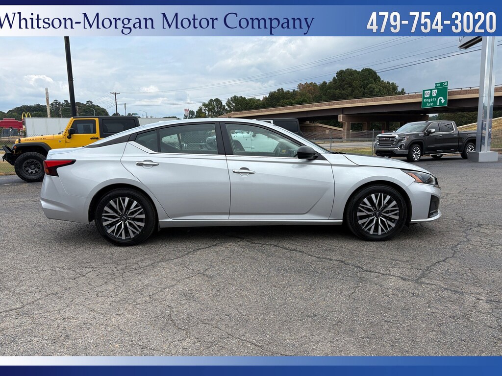 Used 2024 Nissan Altima 2.5 SV Sedan