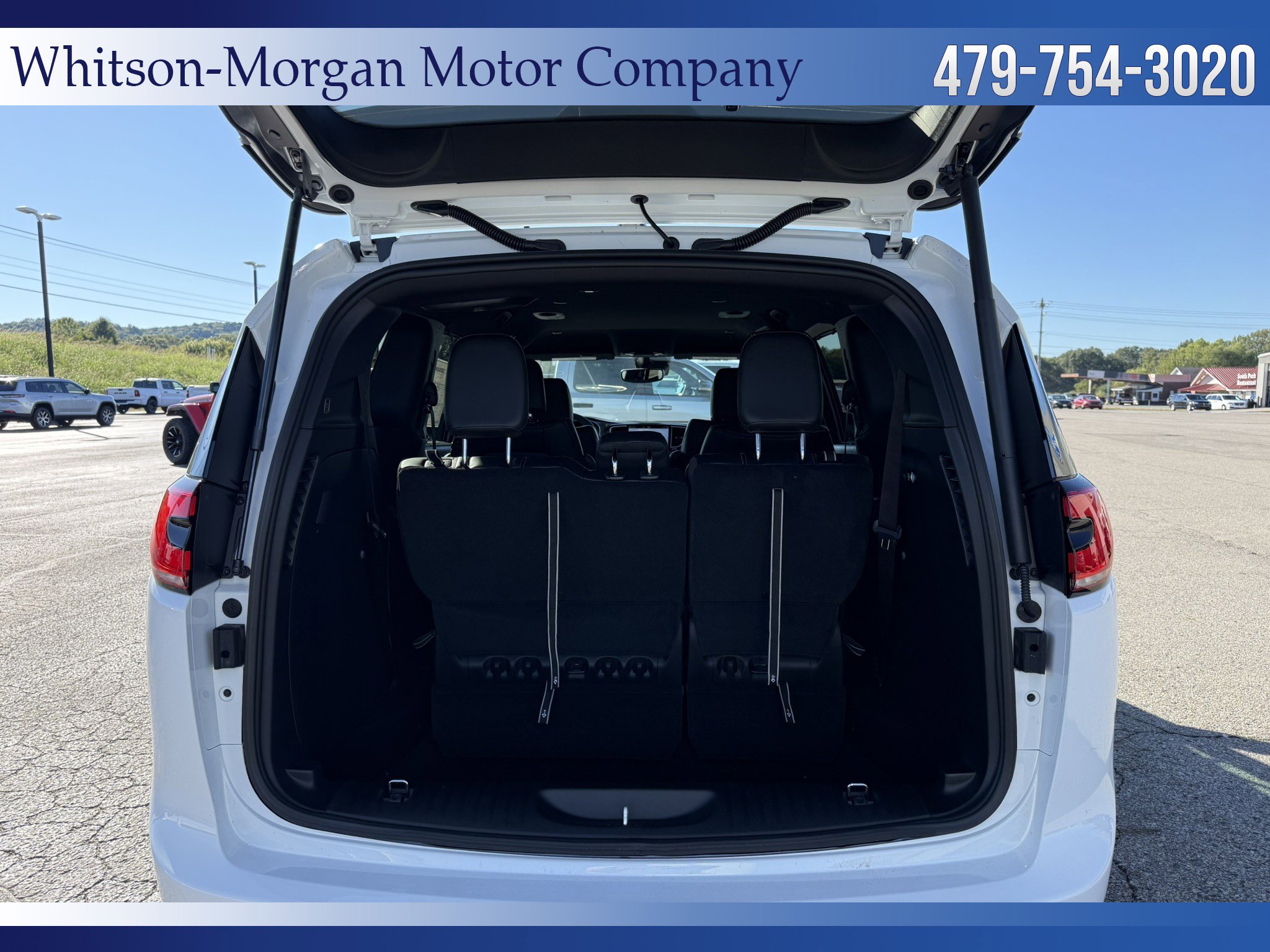 2026 Chrysler Pacifica Select - Photo 13