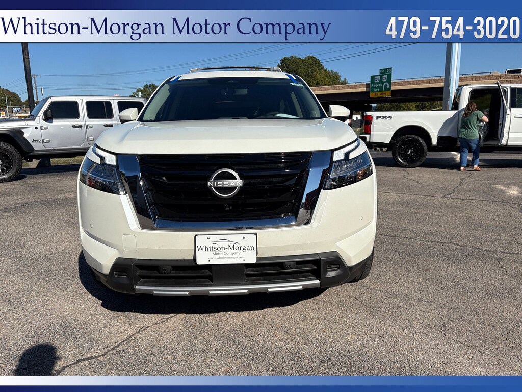 Used 2024 Nissan Pathfinder SL SUV