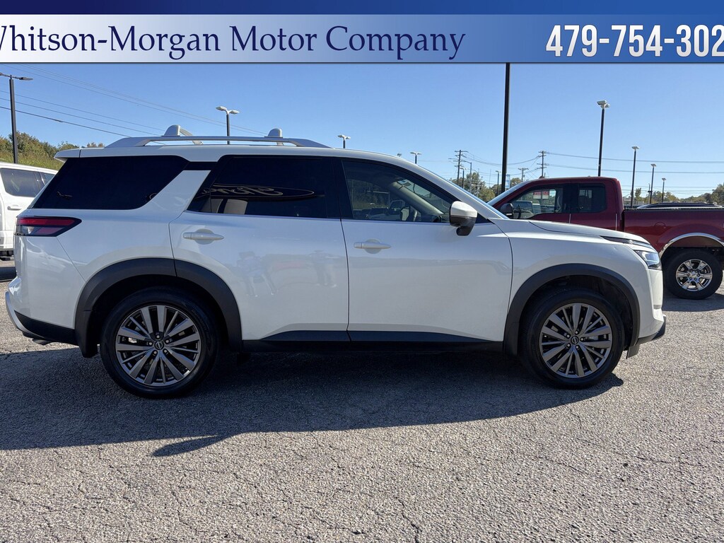 Used 2024 Nissan Pathfinder SL SUV
