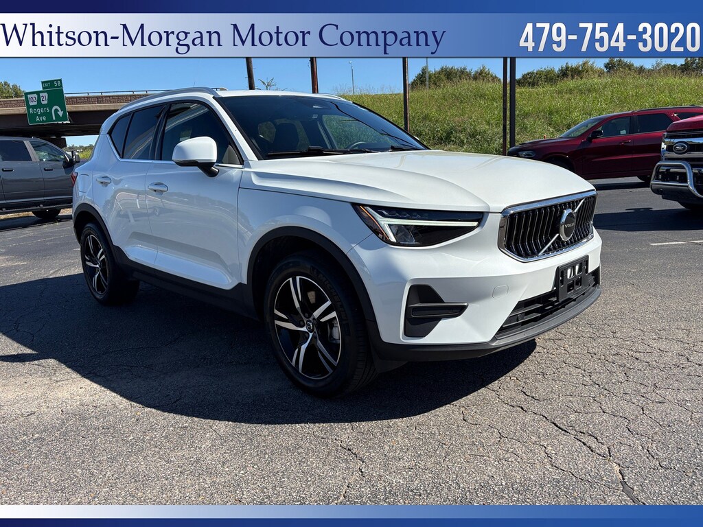 Used 2024 Volvo XC40 B5 Core SUV