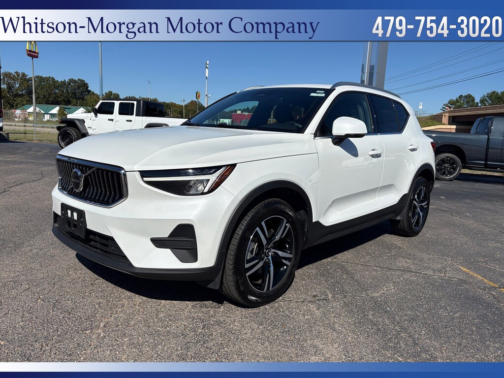 Used 2024 Volvo XC40 B5 Core SUV