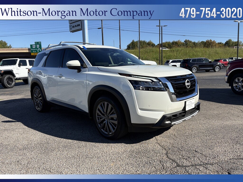 Used 2024 Nissan Pathfinder SL SUV