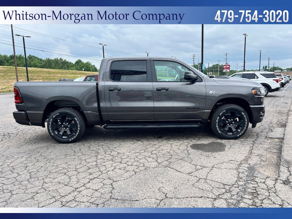 New 2026 Ram 1500 EXPRESS CREW CAB 4X4 5'7 BOX Pickup