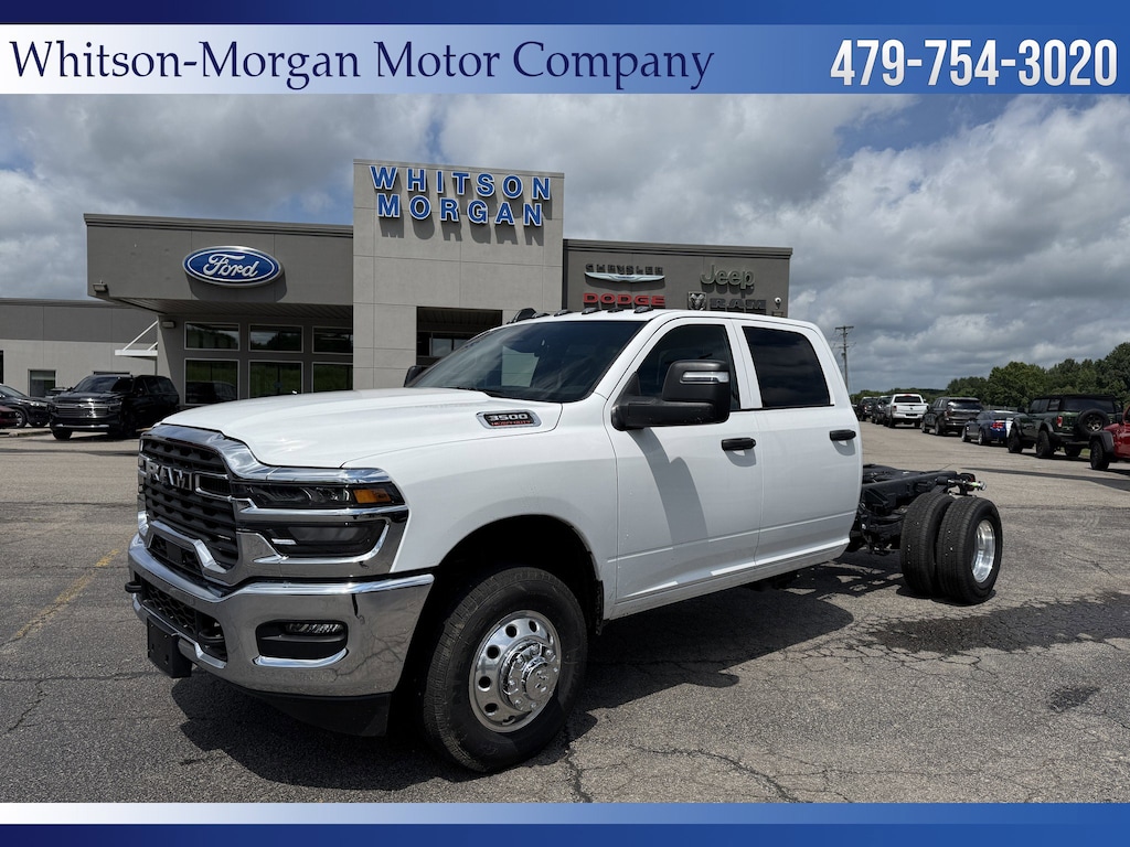 New 2025 Ram 3500 Chassis Cab 3500 TRADESMAN CREW CAB CHASSIS 4X4 60' CA Pickup