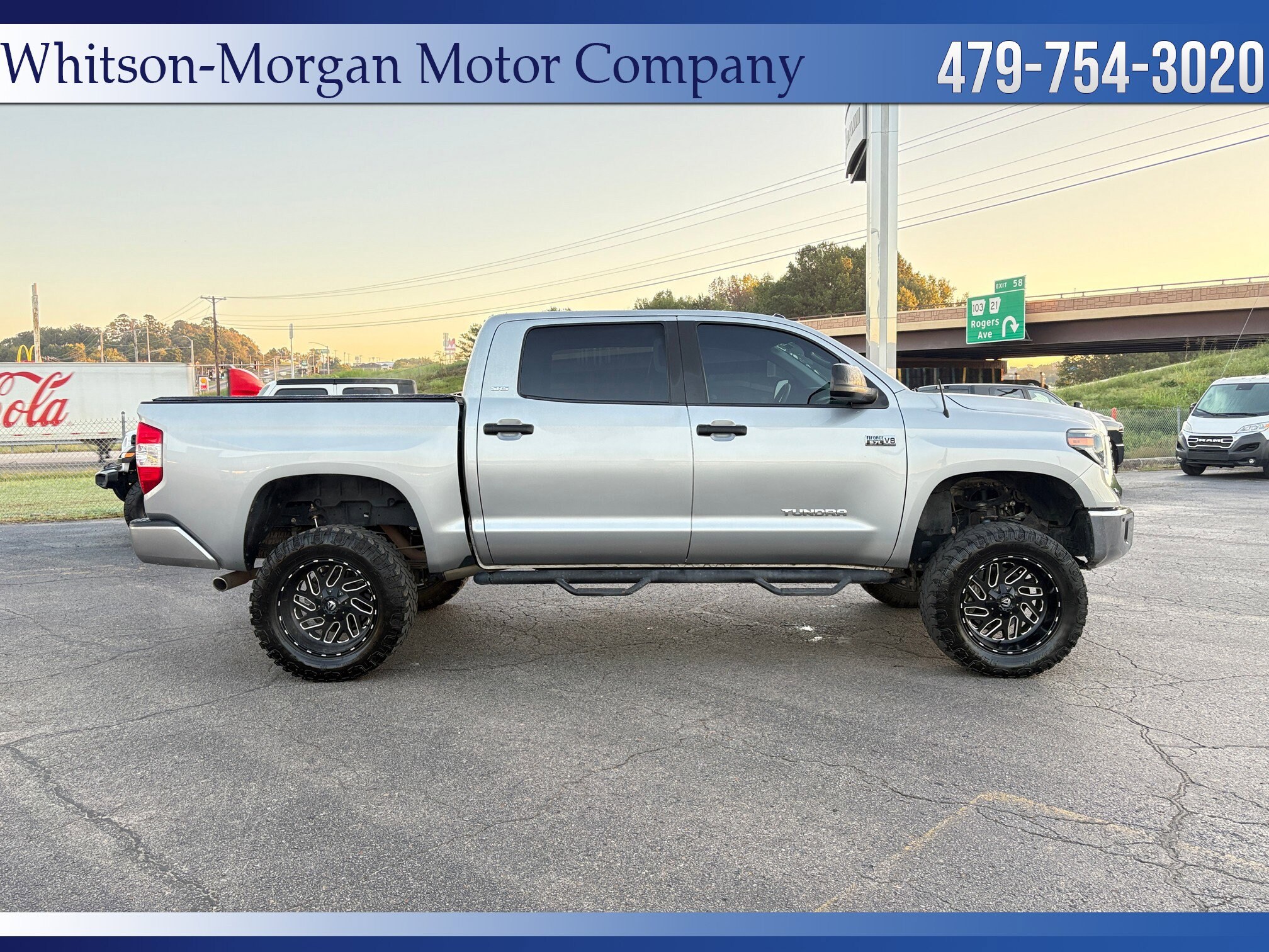 2019 Toyota Tundra SR5 CrewMax photo 4
