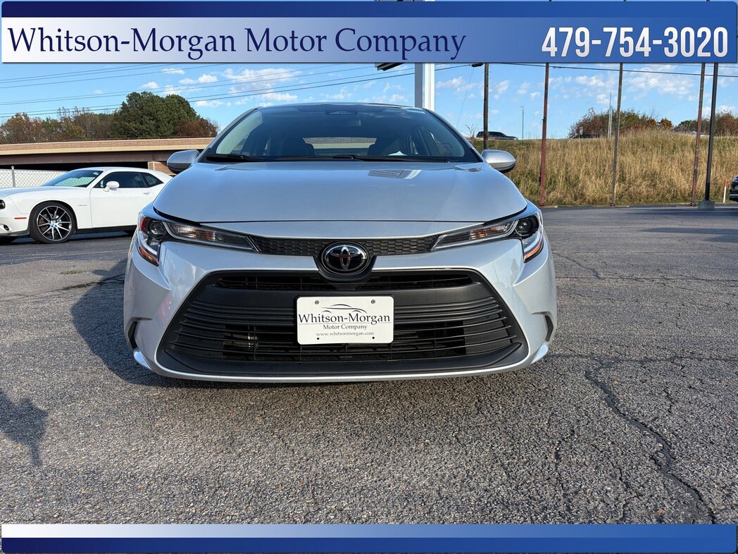 2025 Toyota Corolla LE photo 2