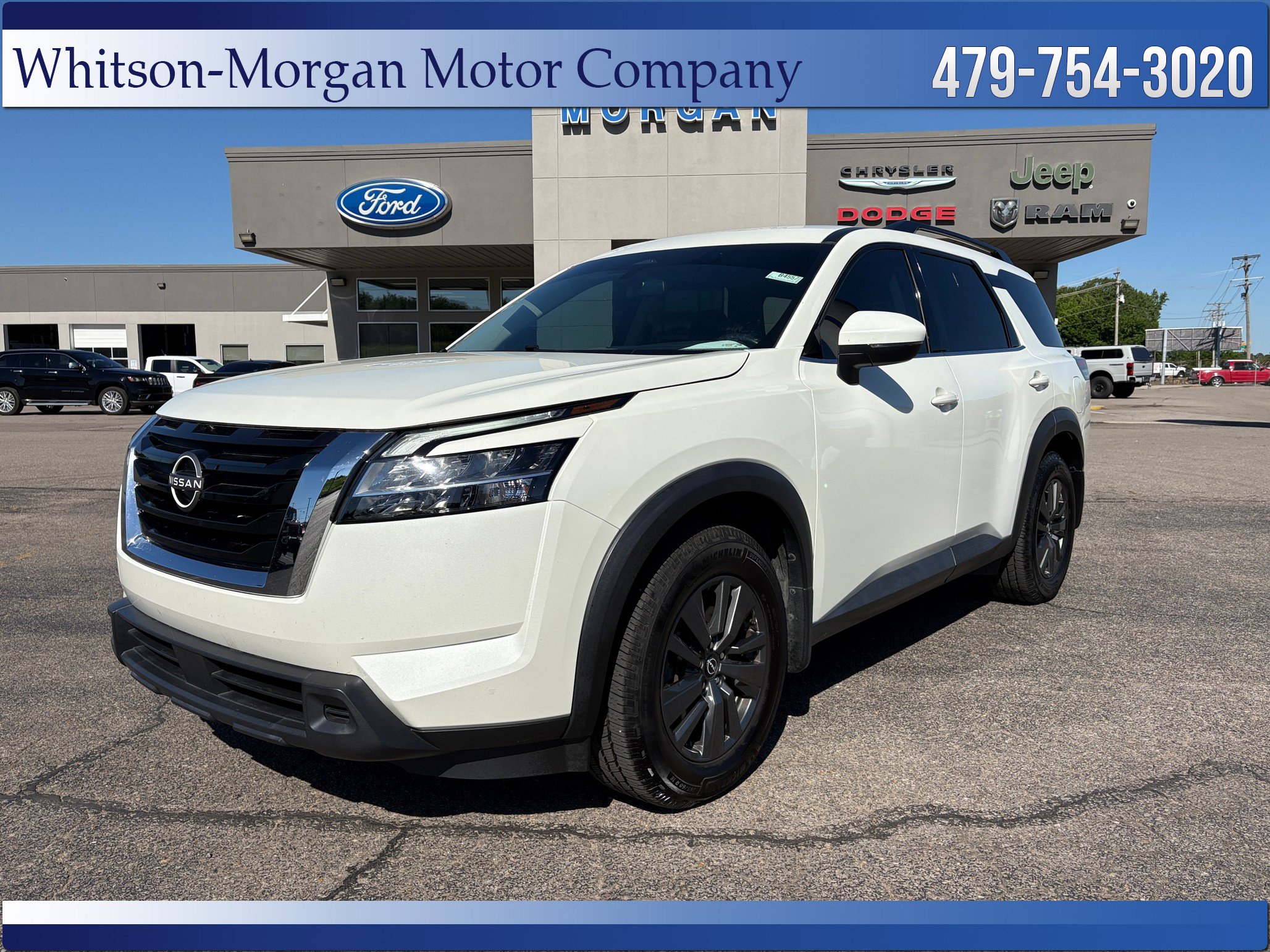 2022 Nissan Pathfinder SV 2WD's photo