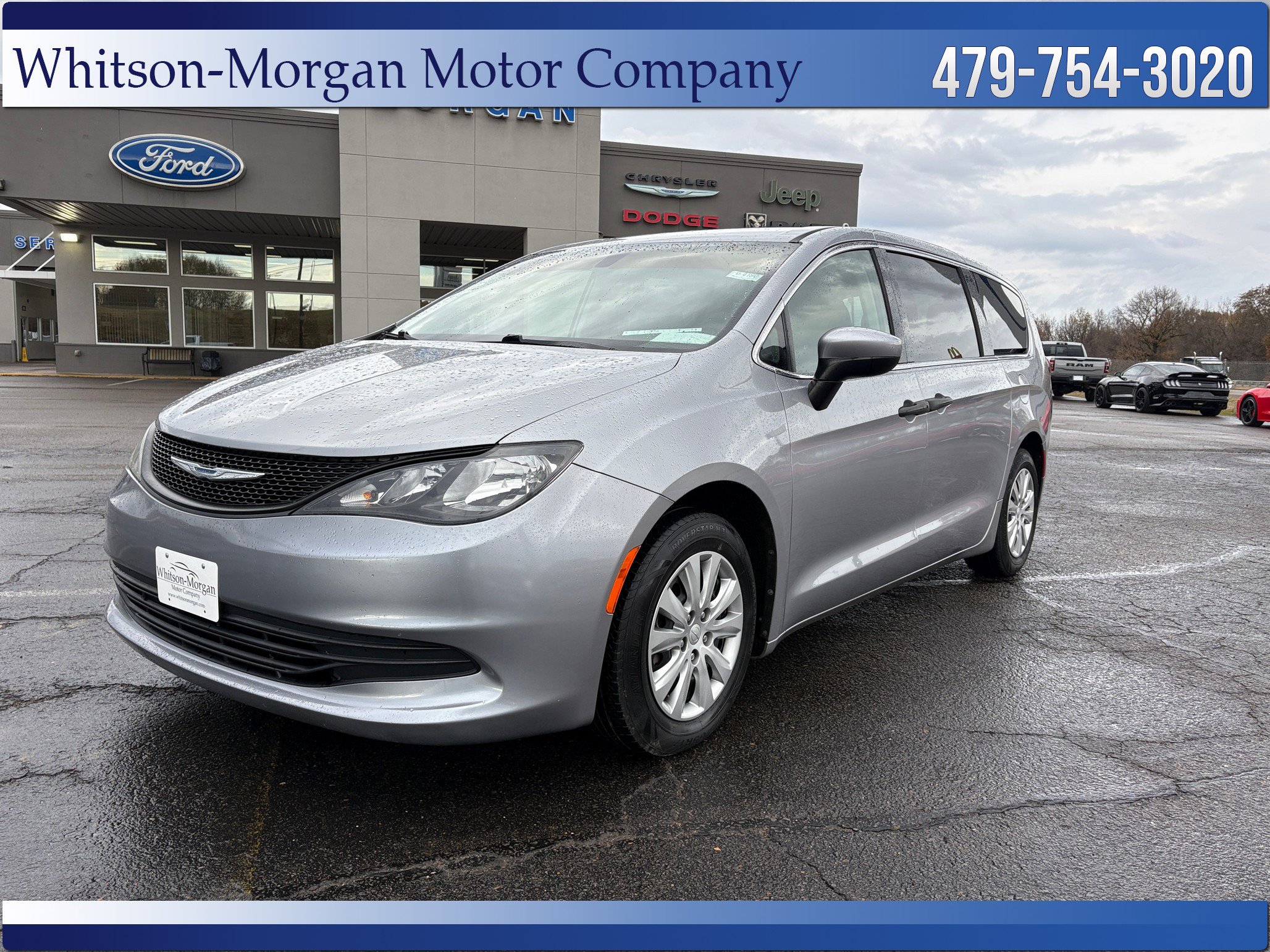 2018 Chrysler Pacifica L's photo