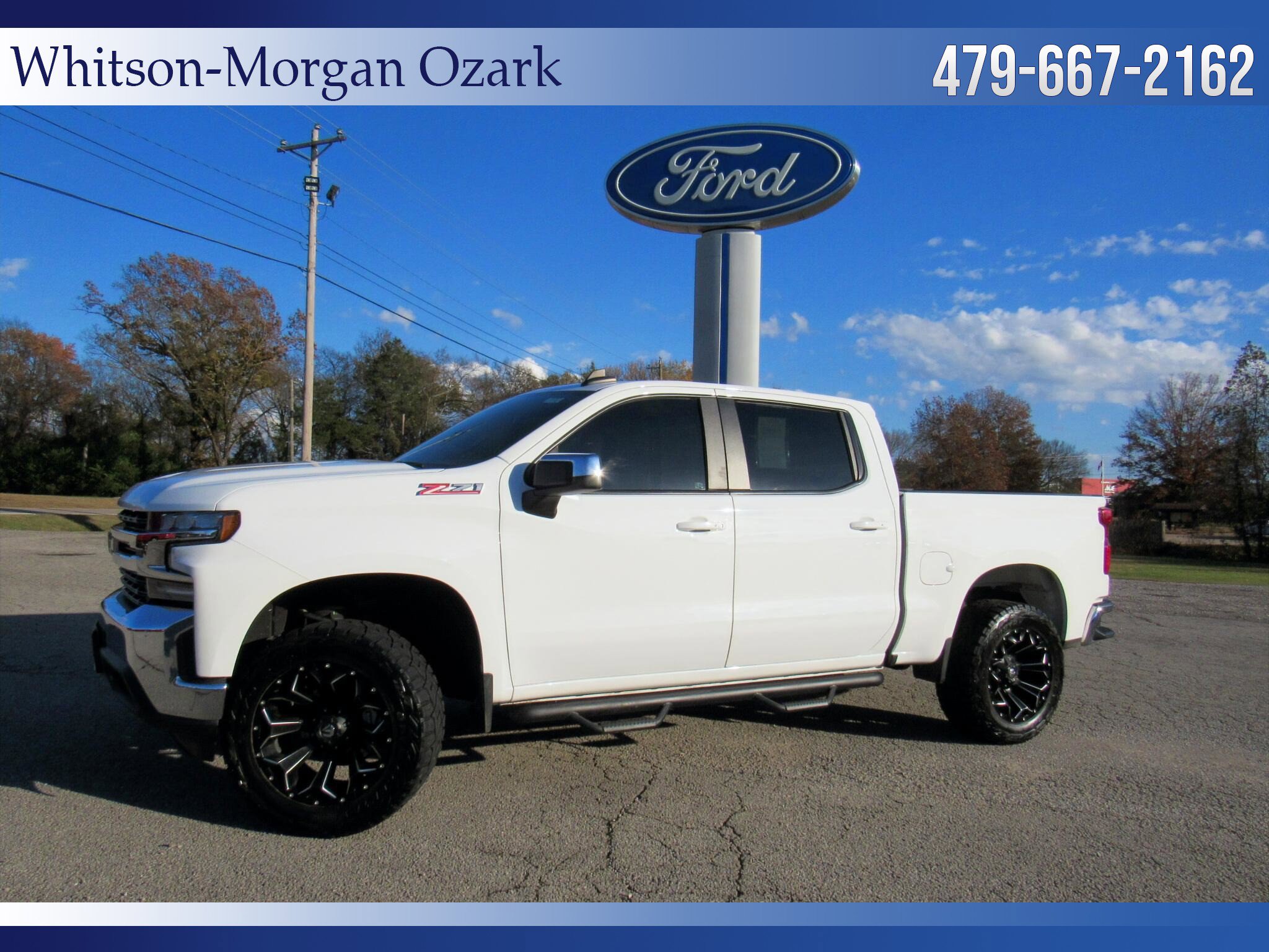 2019 Chevrolet Silverado 1500 LT photo 2
