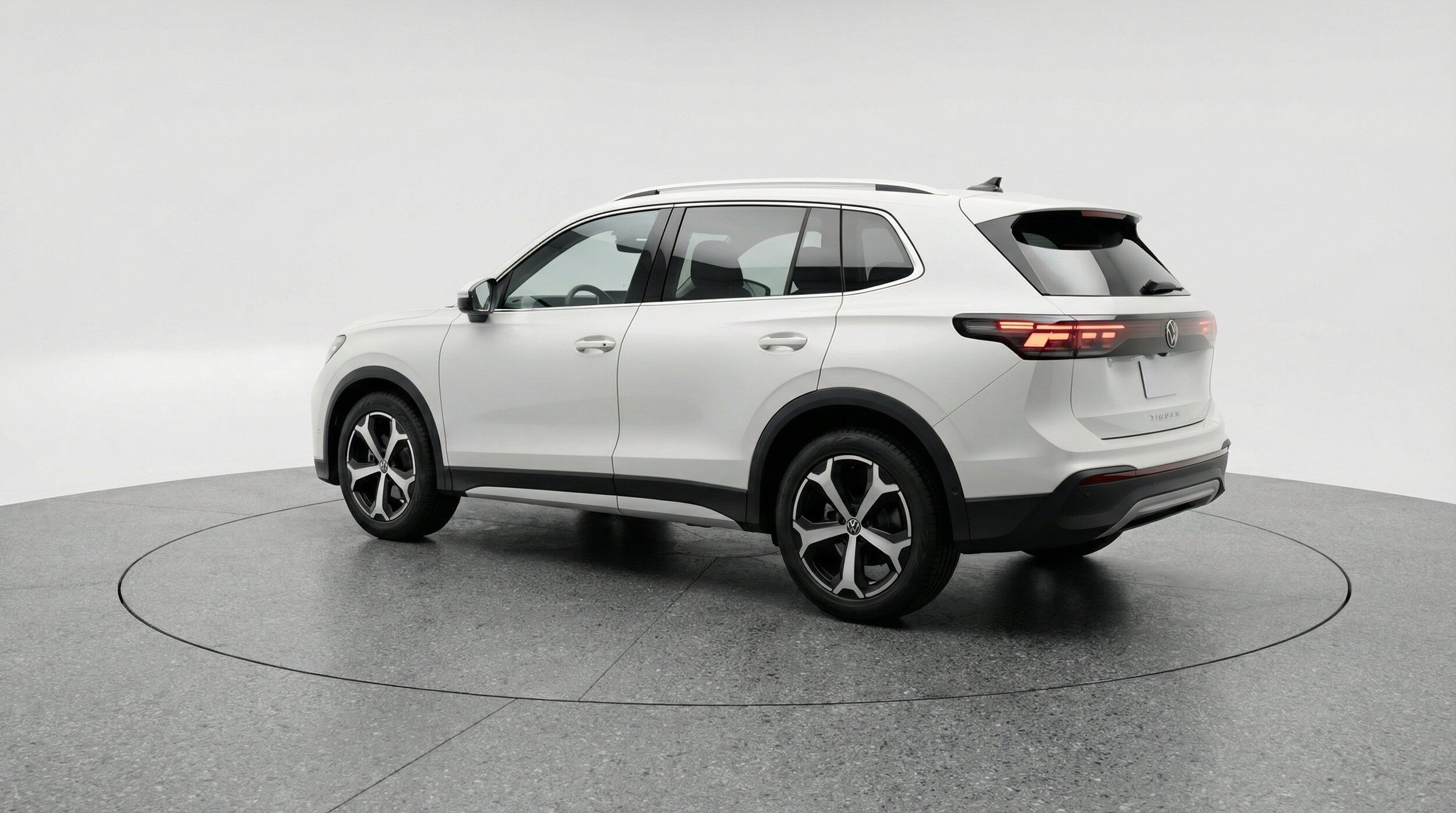Thumbnail: 2026 Volkswagen Tiguan - 6