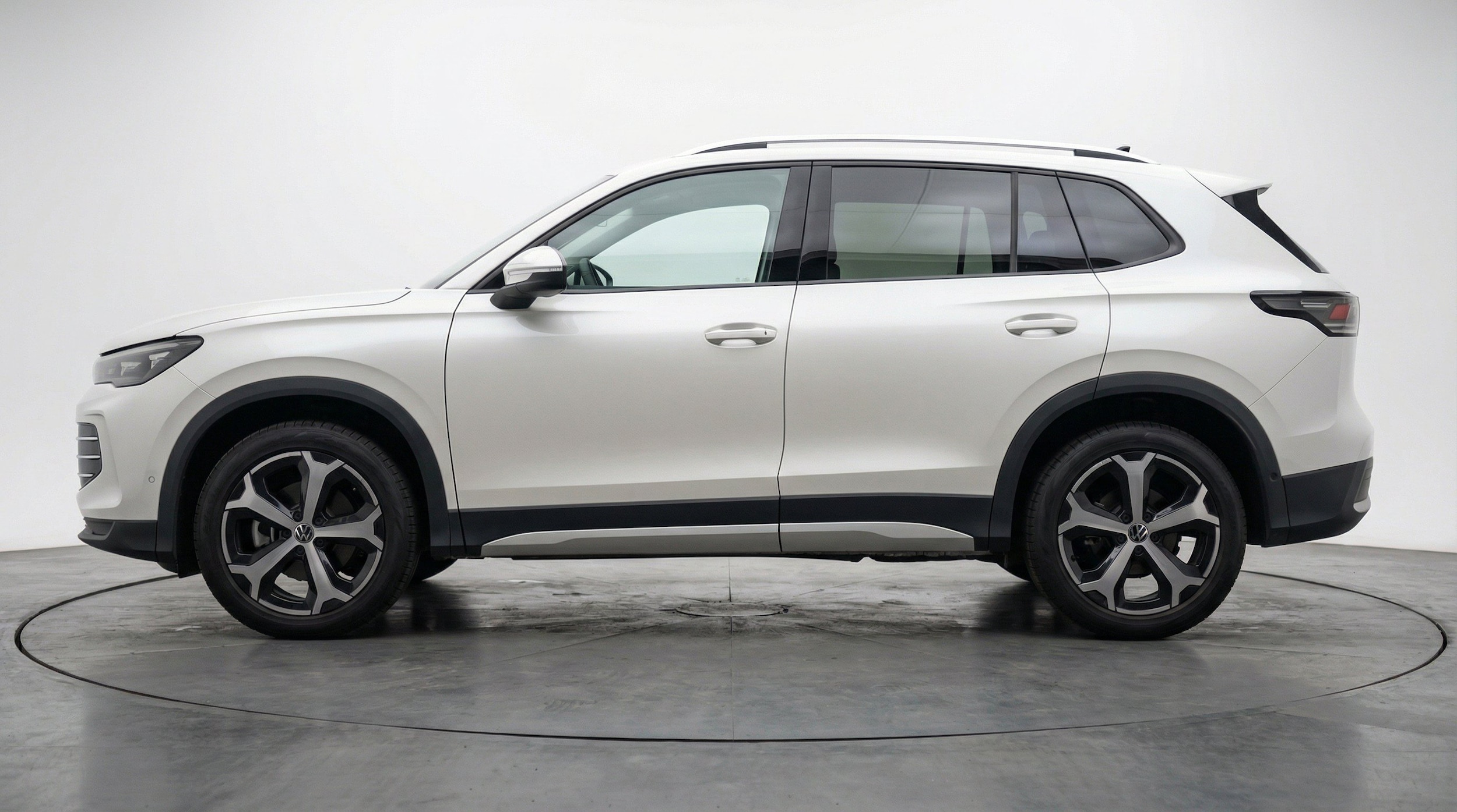 Thumbnail: 2026 Volkswagen Tiguan - 5