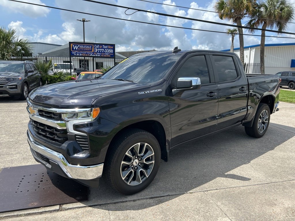 2023 Chevrolet Silverado 1500 photo 2