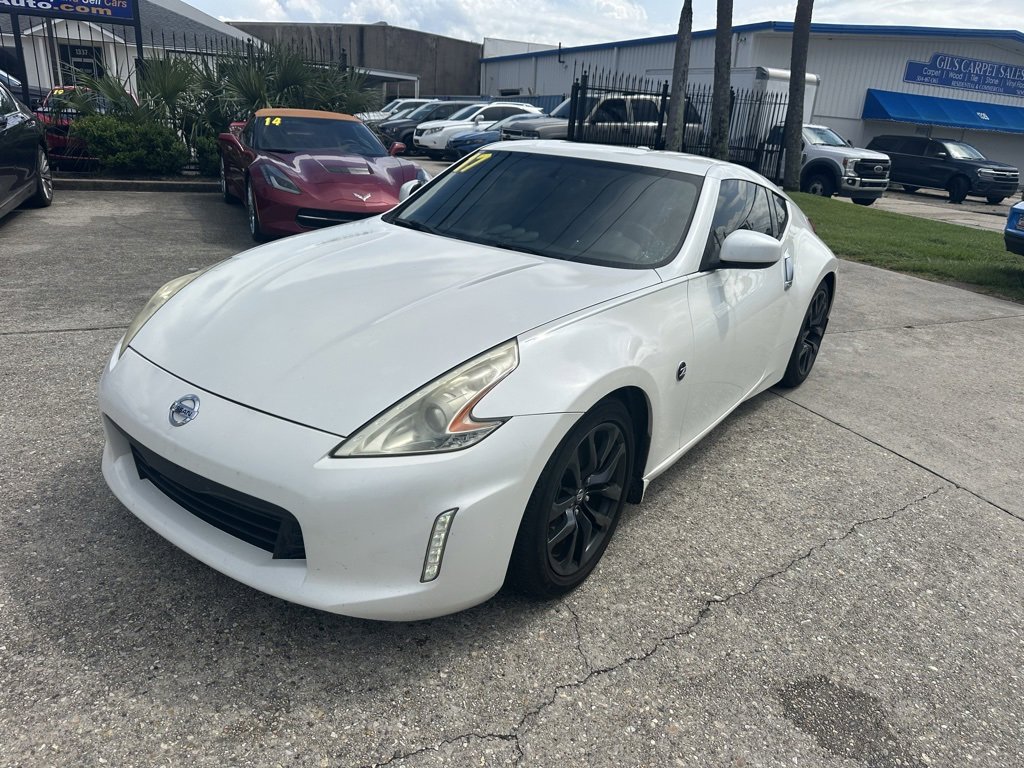 2017 Nissan 370Z Touring photo 3
