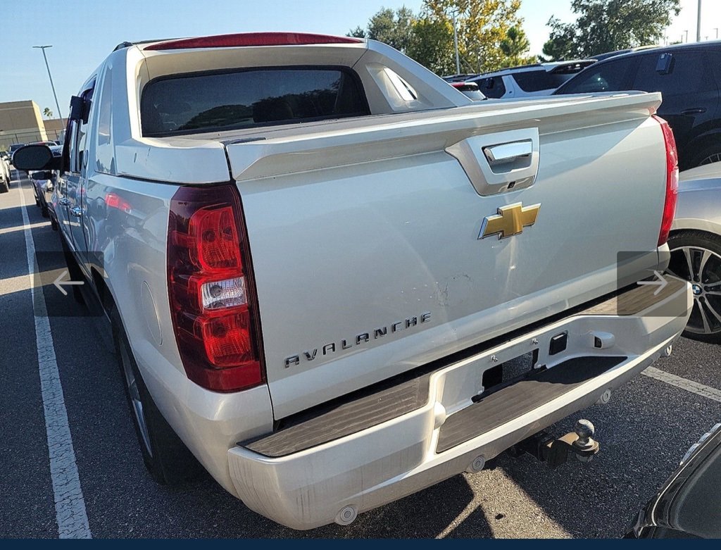 2013 Chevrolet Avalanche LTZ photo 4