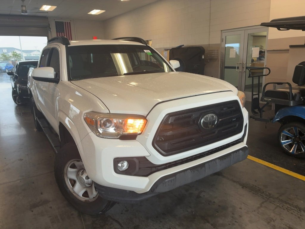 2018 Toyota Tacoma SR5 photo 2