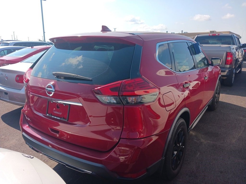 2017 Nissan Rogue S photo 3
