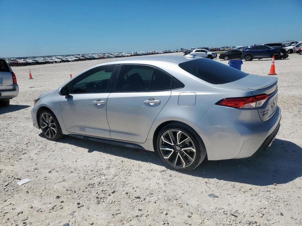 2022 Toyota Corolla SE photo 2