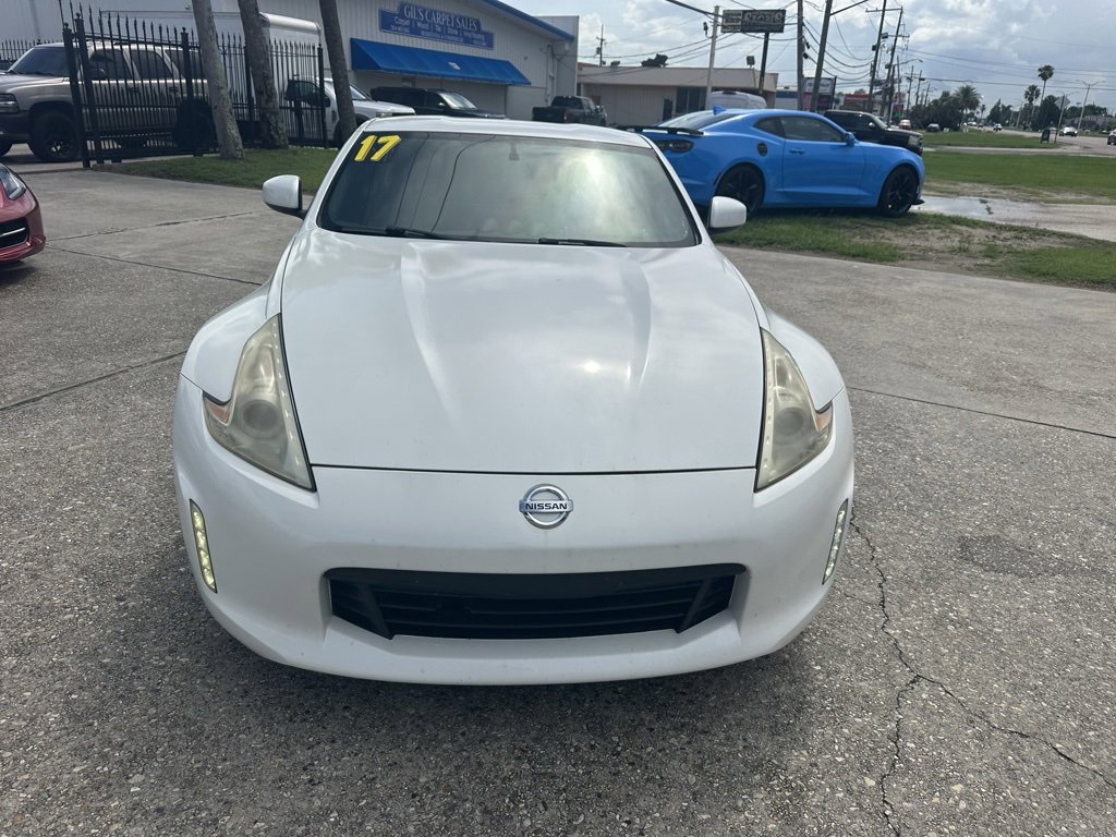 2017 Nissan 370Z Touring photo 4